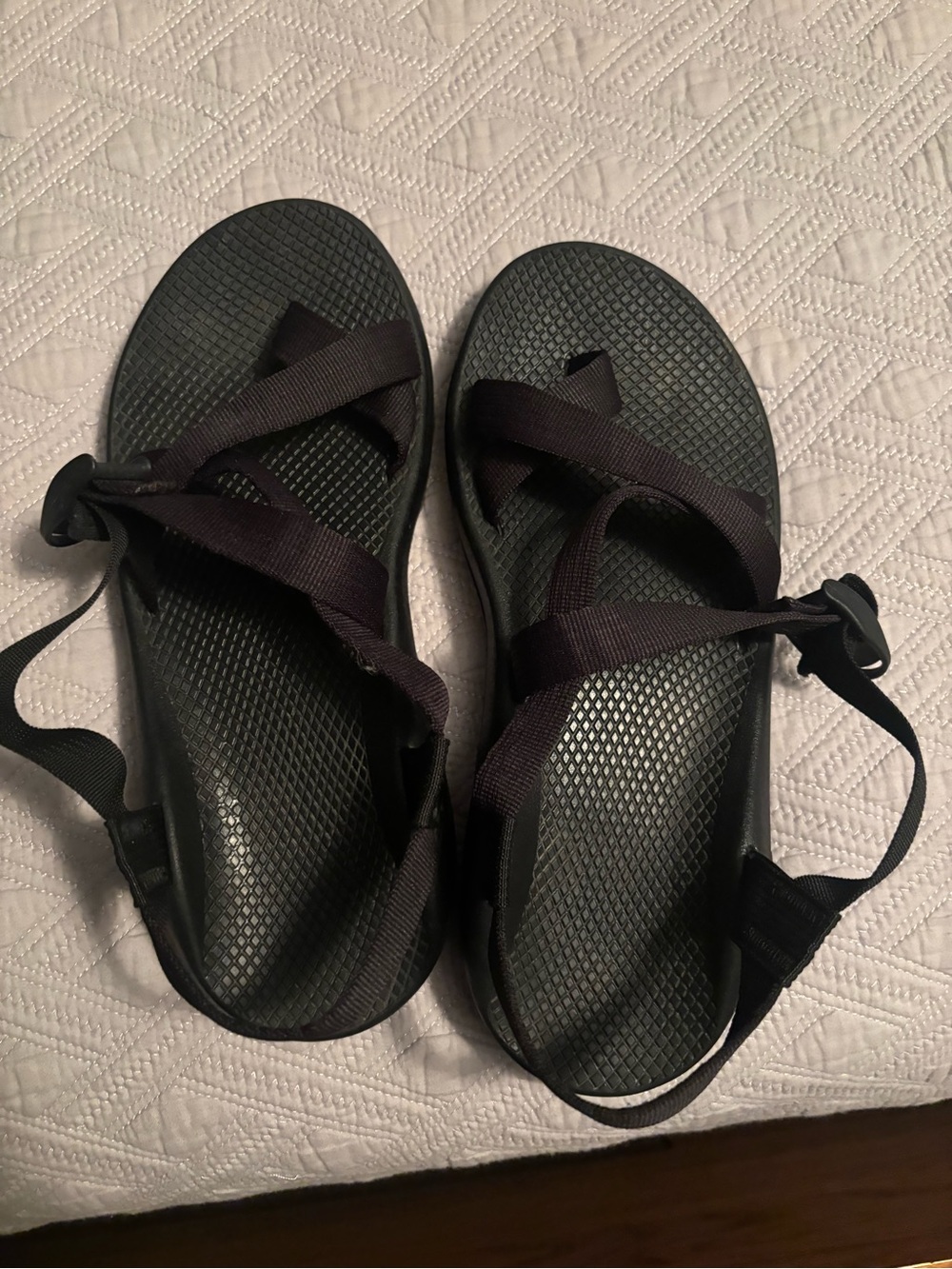 Mens chacos